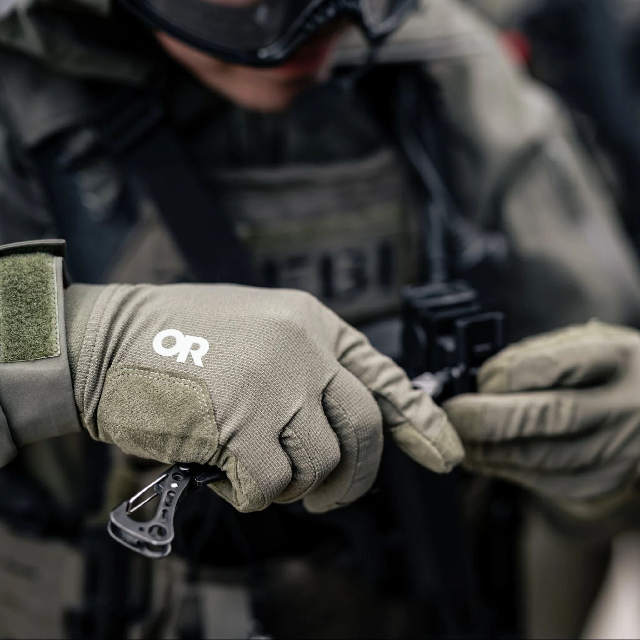 Ranger green OR Ironsight II LT Gloves showin in use