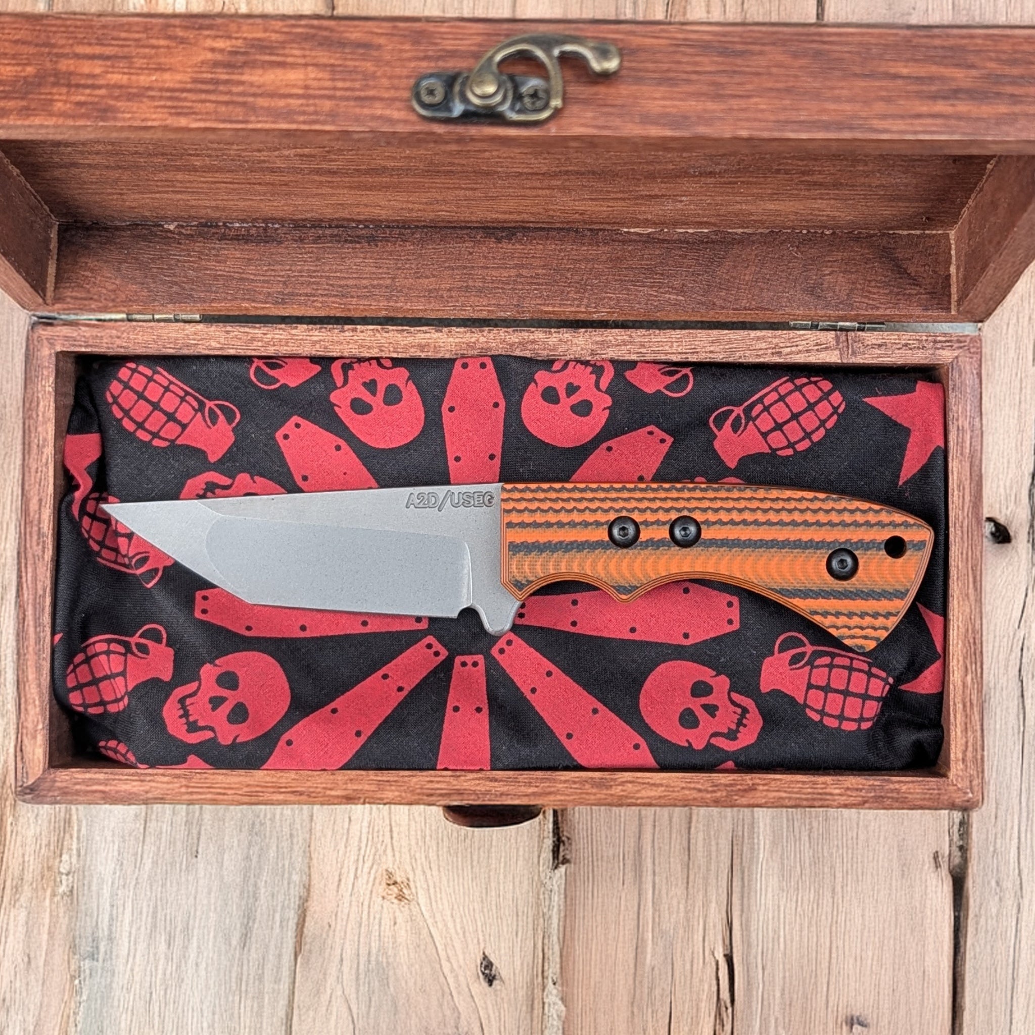 Limited Edition U.S. Elite x Attention 2 Detail Fixed Blade