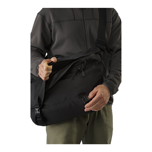 Arc'teryx LEAF Courier Bag 15